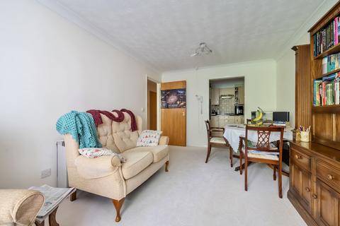 1 bedroom retirement property for sale, Hertswood Court, Hillside Gardens, Barnet, EN5