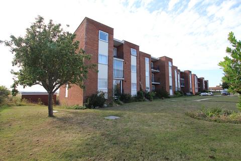 3 bedroom flat for sale, Naze Court, Walton on the Naze