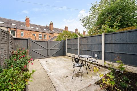 4 bedroom terraced house for sale, West Lea Avenue, Harrogate, HG2