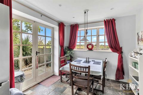 37 Gunners Lane, Studley, B80 7LU