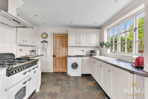 37 Gunners Lane, Studley, B80 7LU