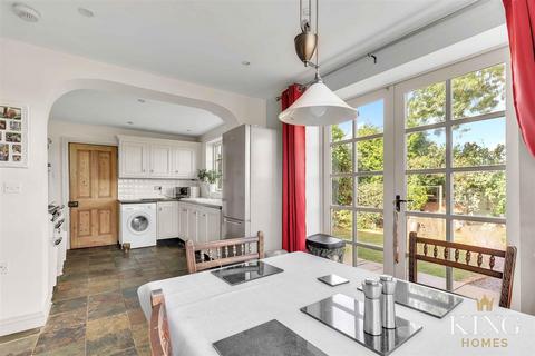 37 Gunners Lane, Studley, B80 7LU