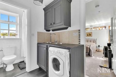 37 Gunners Lane, Studley, B80 7LU