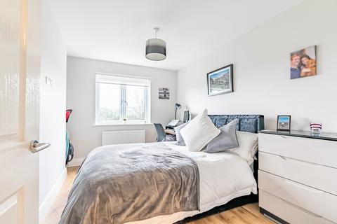 8 Wain Close, St Albans, AL1 1AW