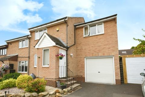 3 bedroom end of terrace house for sale, Cairn Drive, Chesterfield S43