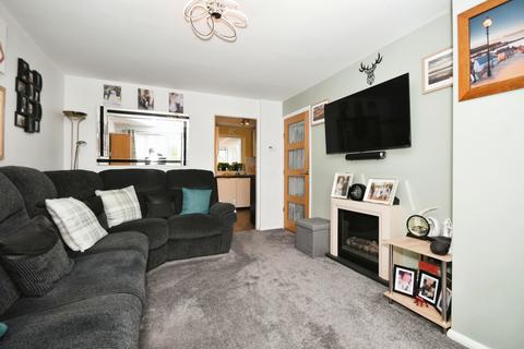 3 bedroom end of terrace house for sale, Cairn Drive, Chesterfield S43