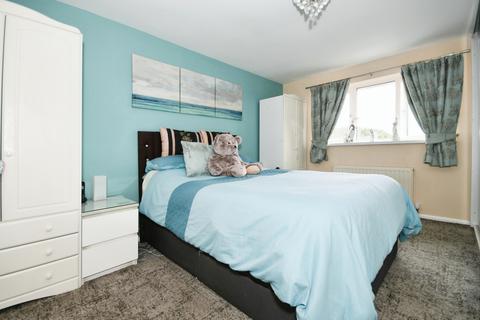 3 bedroom end of terrace house for sale, Cairn Drive, Chesterfield S43