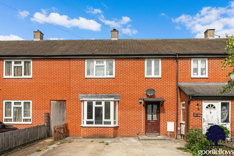 3 bedroom house to rent, Carisbrooke Road, Mitcham CR4