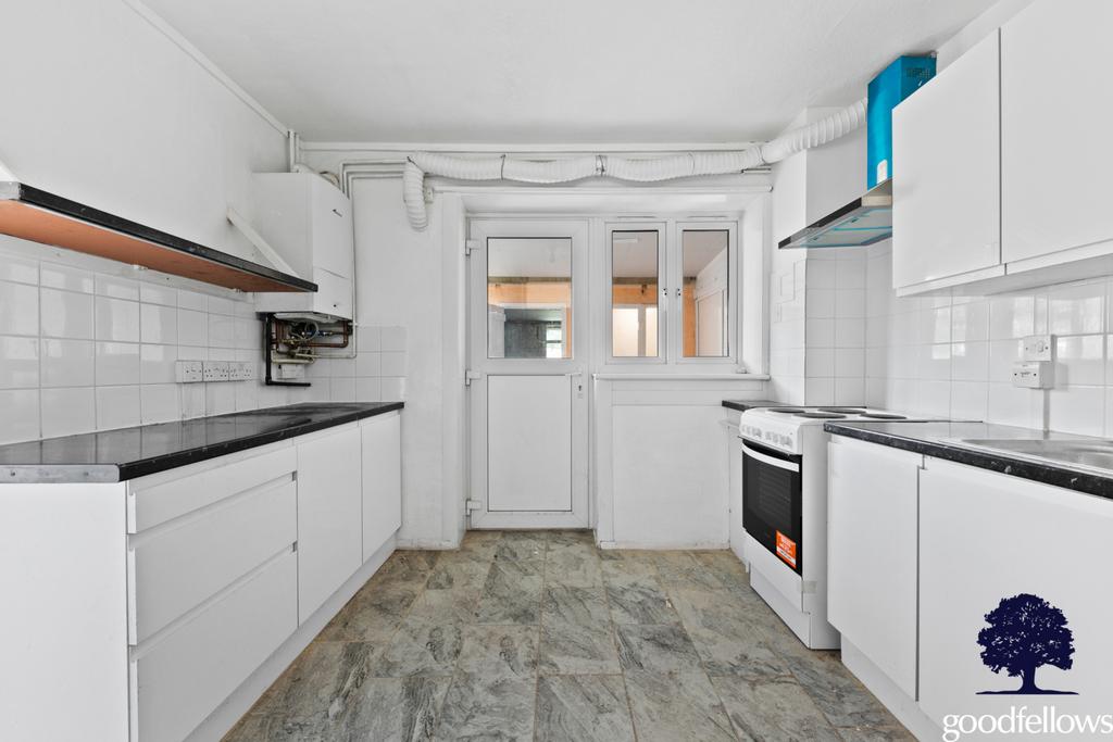 Carisbrooke Road, Mitcham CR4 3 bed house to rent £2,400 pcm (£554 pw)