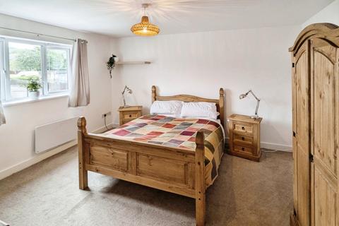 2 bedroom apartment to rent, Elland Lane, West Yorkshire HX5
