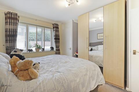 2 bedroom apartment for sale, Goldings Road, Essex IG10