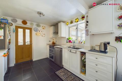 3 bedroom semi-detached house for sale, Fairfields, Cambridgeshire PE27