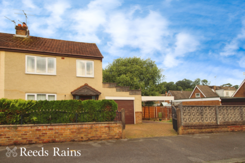 3 bedroom semi-detached house for sale, Highfield Avenue, Leyland PR25