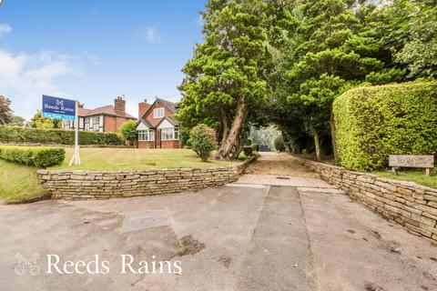 4 bedroom bungalow for sale, Dark Lane, Macclesfield SK11