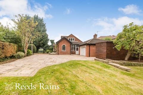 4 bedroom bungalow for sale, Dark Lane, Macclesfield SK11