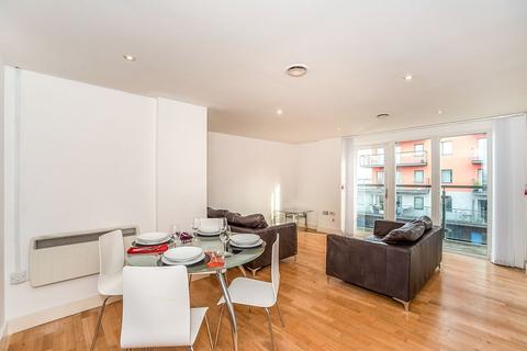 2 bedroom flat to rent, Mast Quay, London SE18