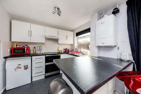 3 bedroom end of terrace house to rent, Bishops Way, Kent CT2