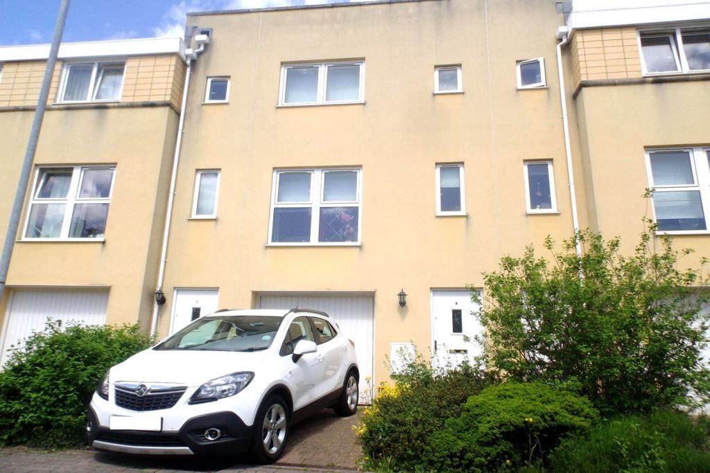 St. Davids Hill, Exeter EX4 4 bed terraced house to rent £2,800 pcm