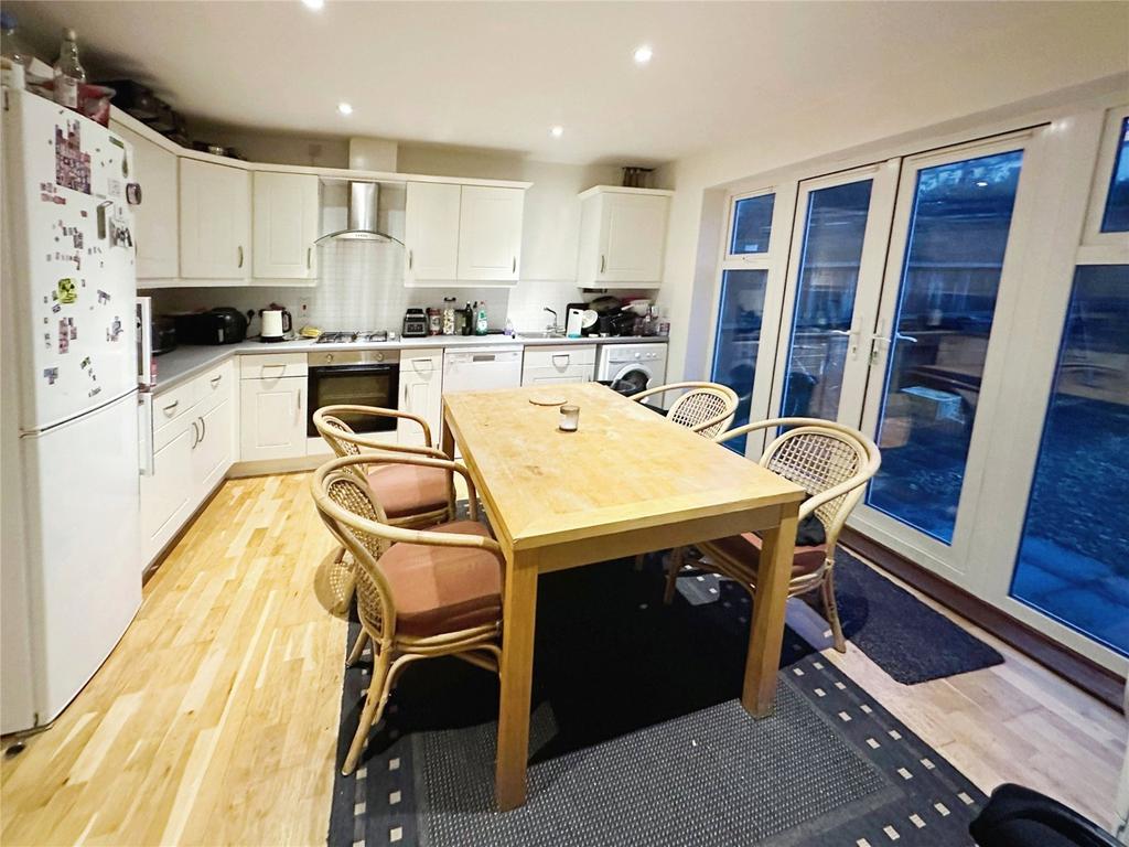 St. Davids Hill, Exeter EX4 4 bed terraced house to rent £2,800 pcm