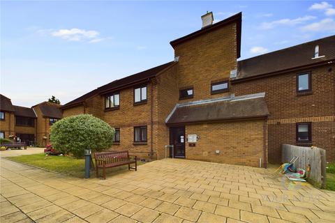 2 bedroom flat for sale, Pond Farm Close, Northampton NN5