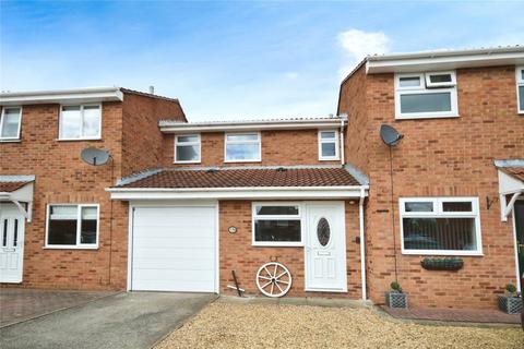 2 bedroom terraced house to rent, Rosecroft Gardens, Derbyshire DE11