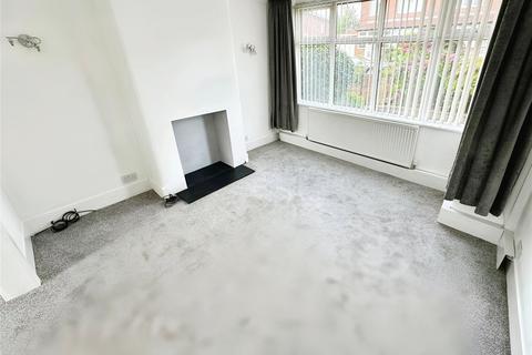 3 bedroom semi-detached house to rent, Douglas Road, Manchester M28