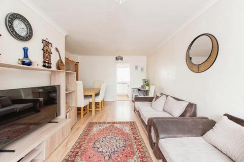 354 Hounslow Road, Hanworth, Feltham, TW13 5JW