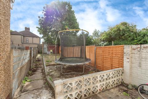 354 Hounslow Road, Hanworth, Feltham, TW13 5JW