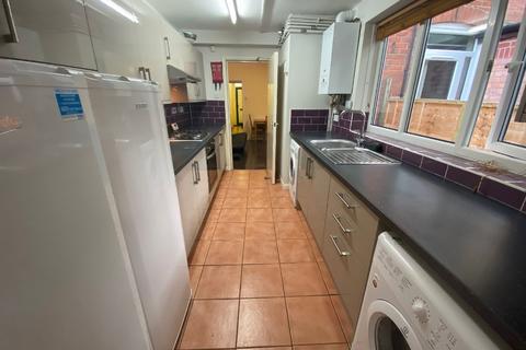 5 bedroom house share to rent, Nottingham NG7