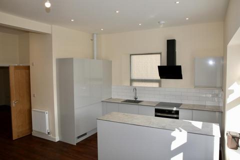 1 bedroom flat to rent, High Street, Bristol BS20