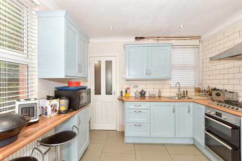 2 bedroom end of terrace house for sale, Loose Road, Maidstone, Kent