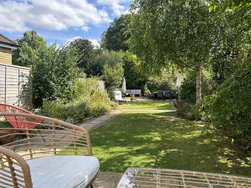 Childsbridge Way, Sevenoaks TN15 3 bed semidetached house for sale £
