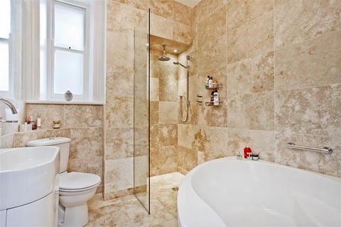 1 bedroom flat for sale, Prince of Wales Drive, SW11