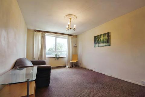 1 bedroom flat for sale, Gurnard Close, Yiewsley, West Drayton