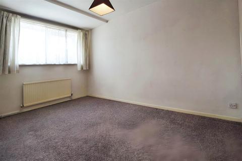 1 bedroom flat for sale, Gurnard Close, Yiewsley, West Drayton