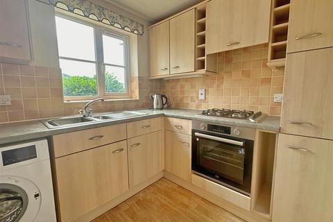 2 bedroom apartment for sale, Old Earth, Elland