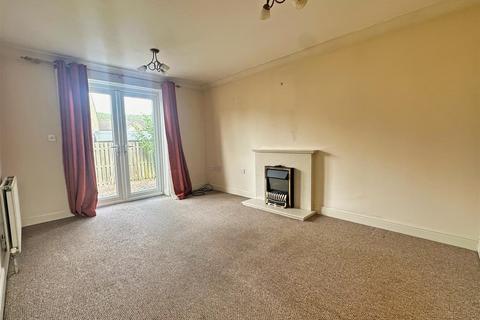 2 bedroom apartment for sale, Old Earth, Elland