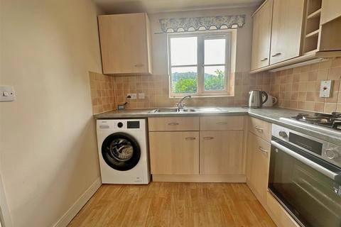 2 bedroom apartment for sale, Old Earth, Elland