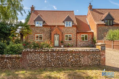 4 bedroom semi-detached house for sale, Church Street, Plumstead, NR11