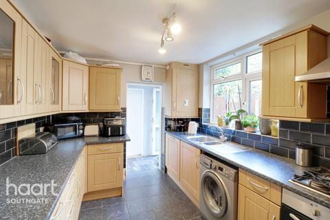 3 bedroom end of terrace house for sale, Carlton Road, London