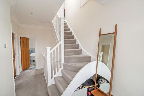 6 bedroom end of terrace house for sale, Fernhall Drive, REDBRIDGE, IG4