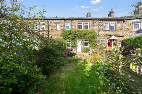 39 Back Lane, Guiseley, Leeds, LS20 8EA