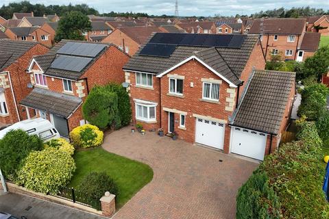 4 bedroom detached house for sale, Marazion Drive, Darlington