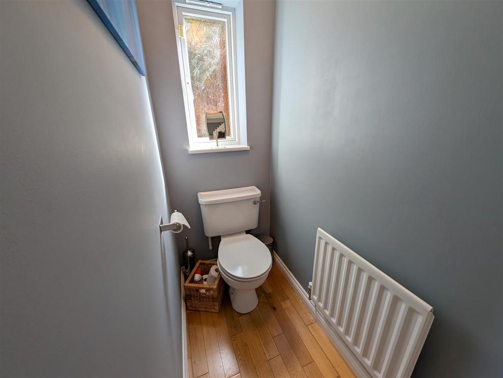 Downstairs WC (off utility room)