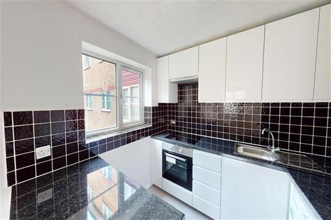 1 bedroom apartment for sale, Beauford Close, Chingford, London, E4