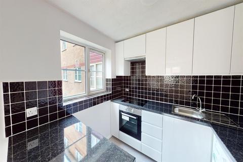 44 Beaufort Close, London, E4 9XF