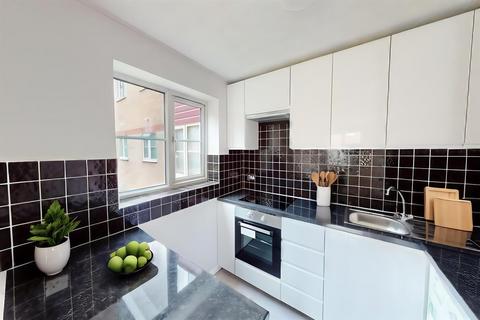 44 Beaufort Close, London, E4 9XF