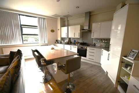 2 bedroom apartment for sale, Heron Drive, Langley, Berkshire, SL3