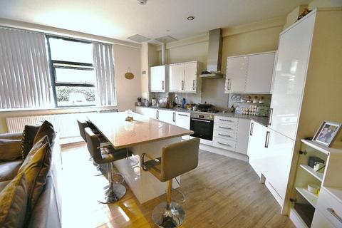 2 bedroom apartment for sale, Heron Drive, Langley, Berkshire, SL3