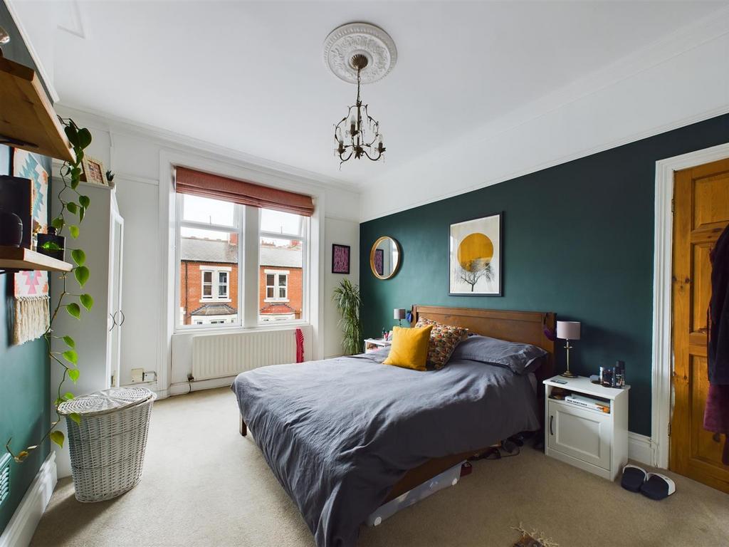 Bed 1 2.jpg